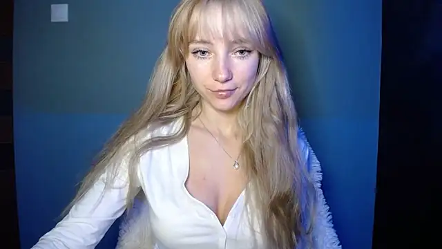 LuciaYoung online show from October 11, 2025, 5:28 am