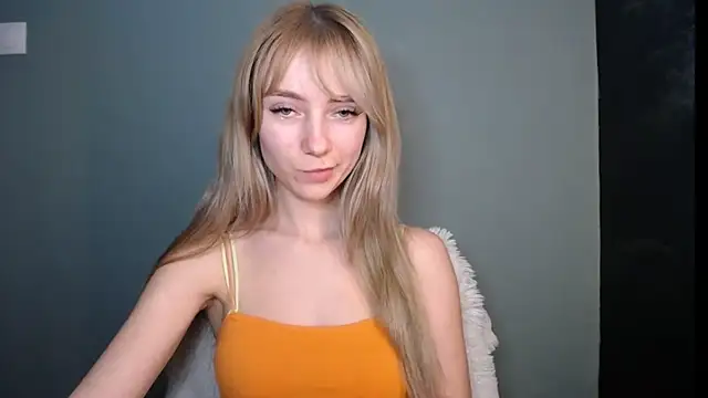 LuciaYoung online show from February 7, 2026, 7:17 pm