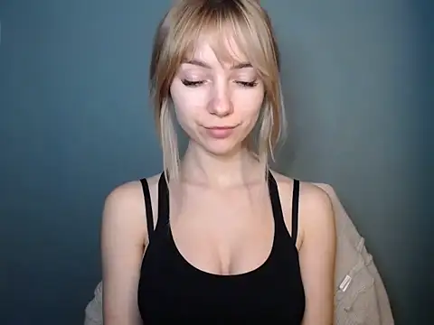 LuciaYoung online show from February 9, 2026, 7:45 am