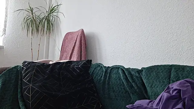 Cyndee Winter online show from November 15, 2025, 10:56 am