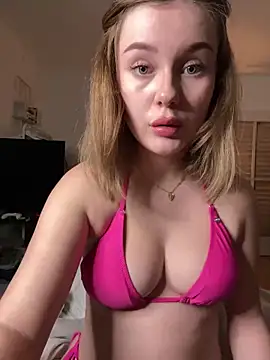 Snapshot of MaribelRiver chatting on January 17, 2025, 8:00 pm MaribelRiver online show from January 17, 2025, 8:00 pm