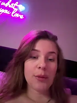 Snapshot of MaribelRiver chatting on February 20, 2025, 4:14 pm MaribelRiver online show from February 20, 2025, 4:14 pm