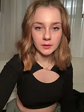 Snapshot of MaribelRiver chatting on March 1, 2025, 1:11 am MaribelRiver online show from March 1, 2025, 1:11 am