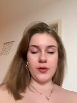 Snapshot of MaribelRiver chatting on March 13, 2025, 12:05 am MaribelRiver online show from March 13, 2025, 12:05 am