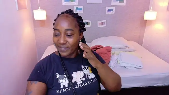 kiara evanss online show from October 22, 2025, 8:19 pm