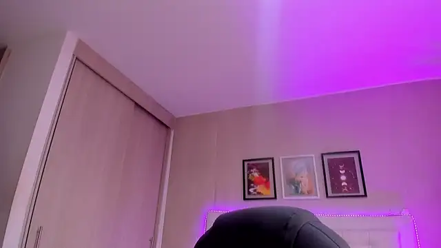 emma  smith1 online show from February 21, 2026, 12:39 pm