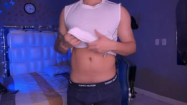 Niicky1  online show from November 4, 2025, 2:05 pm