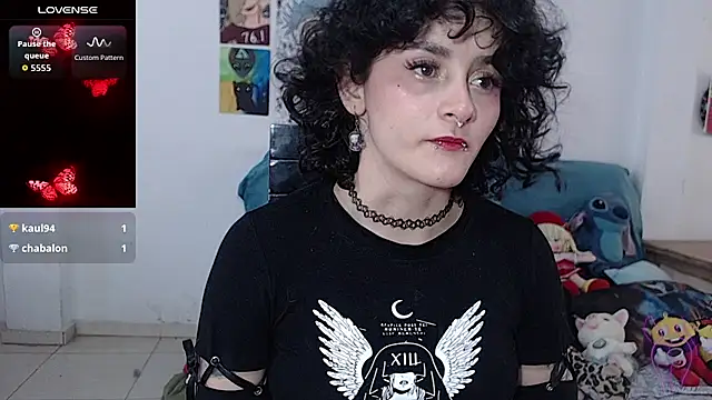 kitty22  online show from September 26, 2025, 2:43 pm