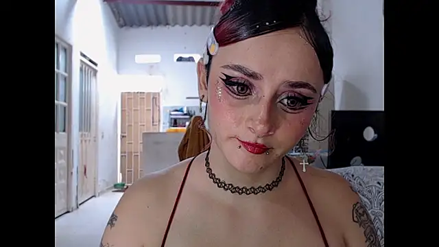 kitty22  online show from April 18, 2026, 7:07 pm