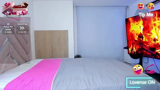 AbrilStivenson  online show from April 16, 2026, 11:51 pm