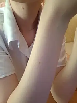 Elza kom online show from November 1, 2025, 5:09 am