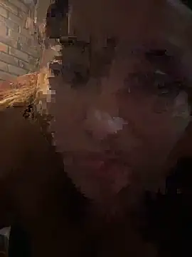 Snapshot of LucciaPorter chatting on December 11, 2024, 3:45 am LucciaPorter online show from December 11, 2024, 3:45 am