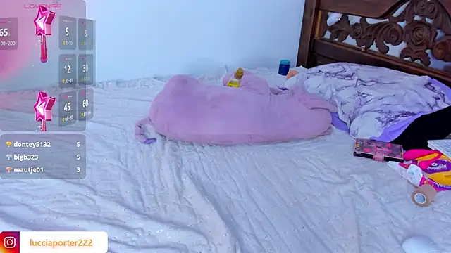 Snapshot of LucciaPorter chatting on December 21, 2024, 3:03 am LucciaPorter online show from December 21, 2024, 3:03 am