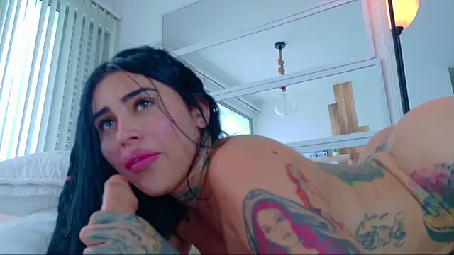 Sofhia cruz online show from January 28, 2025, 8:04 pm