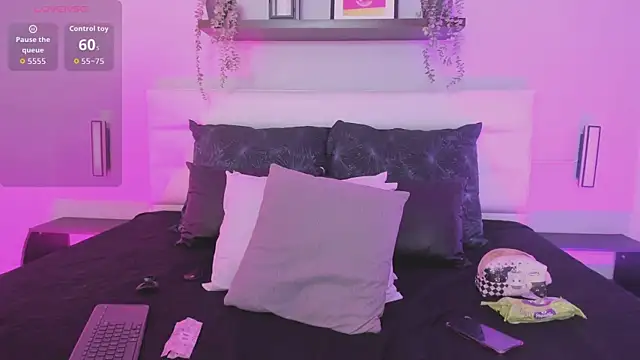 isabella simons online show from March 26, 2026, 2:39 am