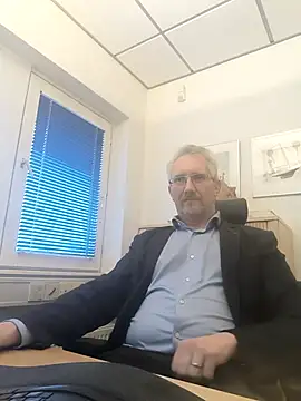 tom-swede online show from March 11, 2025, 3:45 pm