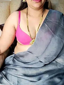 Traditional Housewife  online show from February 17, 2025, 6:26 pm
