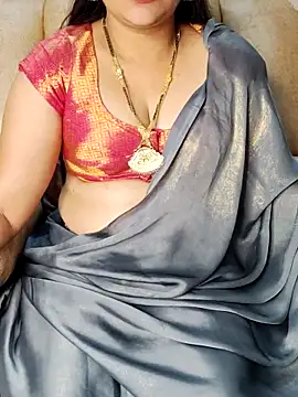 Traditional Housewife  online show from February 18, 2025, 1:32 am
