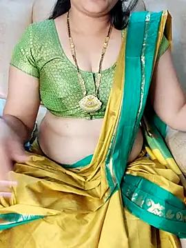 Traditional Housewife  online show from February 19, 2025, 2:01 pm