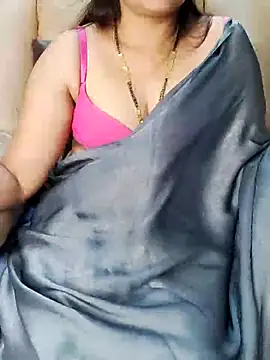 Traditional Housewife  online show from February 21, 2025, 3:32 pm