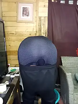 Ngamla123 online show from November 23, 2025, 2:06 pm