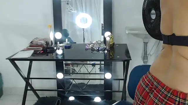 keyla-sensual online show from February 20, 2025, 11:10 pm