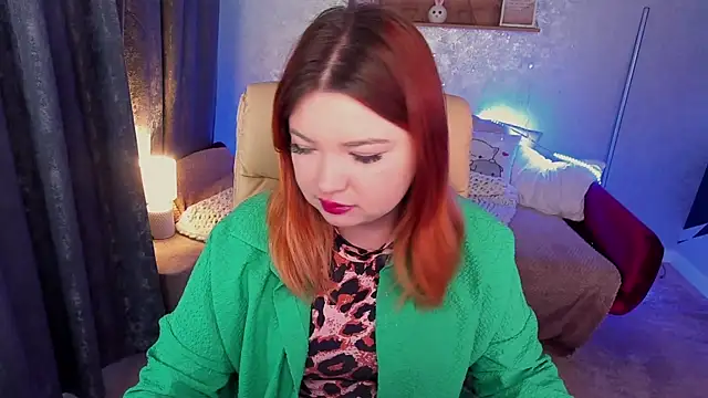 Snapshot of RosieMoons chatting on January 14, 2025, 7:17 am RosieMoons online show from January 14, 2025, 7:17 am