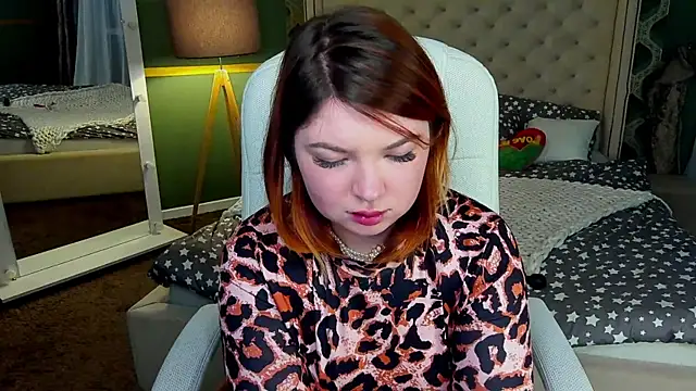 Snapshot of RosieMoons chatting on January 31, 2025, 5:09 am RosieMoons online show from January 31, 2025, 5:09 am