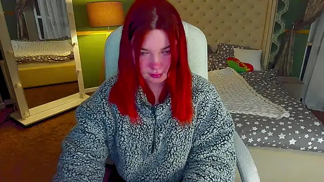 Snapshot of RosieMoons chatting on February 10, 2025, 8:10 pm RosieMoons online show from February 10, 2025, 8:10 pm