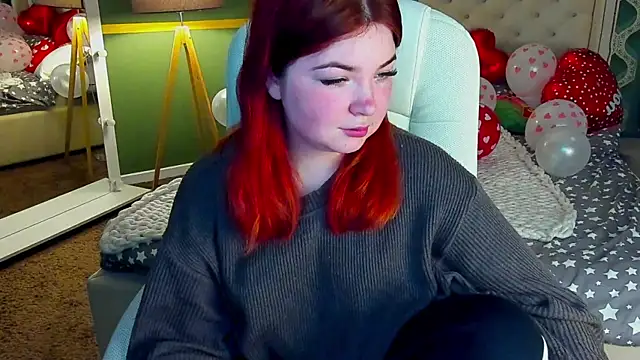 Snapshot of RosieMoons chatting on February 14, 2025, 8:15 pm RosieMoons online show from February 14, 2025, 8:15 pm