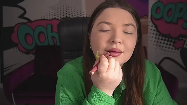 Snapshot of RosieMoons chatting on September 12, 2025, 7:36 pm RosieMoons online show from September 12, 2025, 7:36 pm