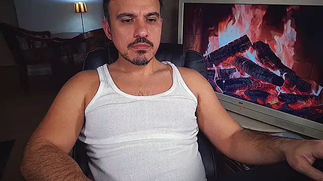 officeman7 online show from February 5, 2025, 4:25 pm