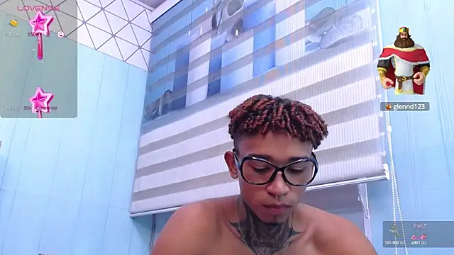 sexy blacks  online show from January 17, 2025, 2:28 pm