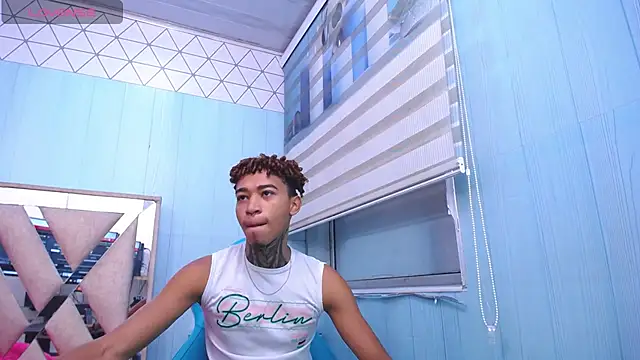 sexy blacks  online show from January 30, 2025, 11:33 am