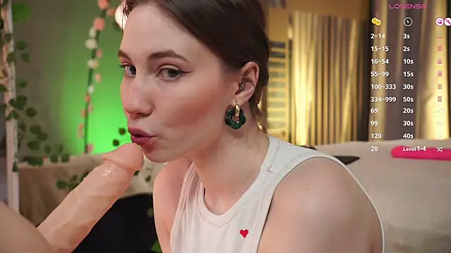 askaudrey  online show from March 5, 2025, 5:08 pm