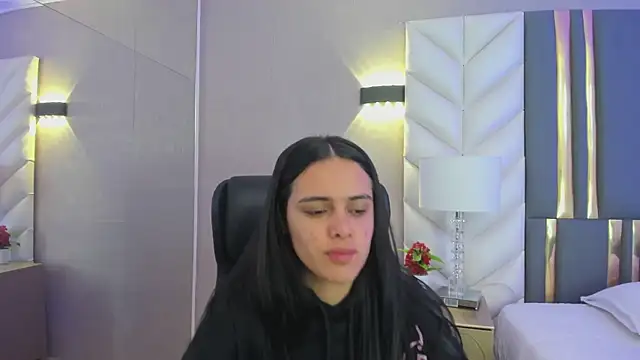 ChloeHarper  online show from February 17, 2026, 11:40 am