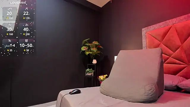 mia milff online show from March 6, 2025, 5:33 pm