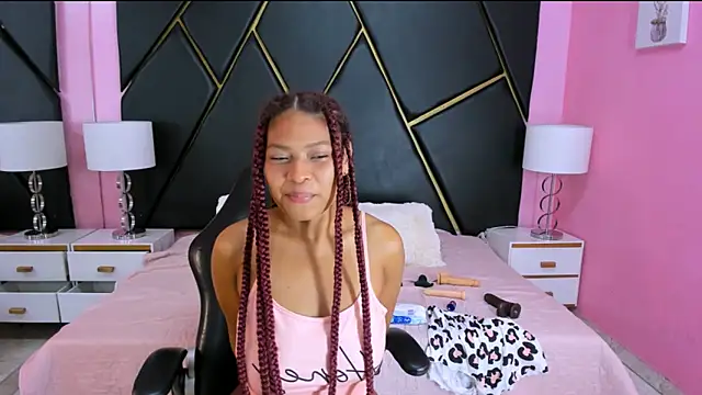 Snapshot of Naomi_Tylers chatting on October 25, 2025, 2:13 pm Naomi Tylers online show from October 25, 2025, 2:13 pm