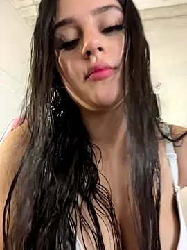 violet-333 online show from October 16, 2025, 5:03 pm