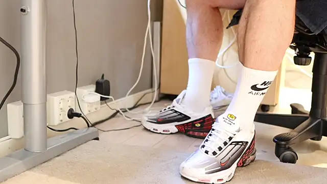 SneakerMaster  online show from July 28, 2026, 7:15 am