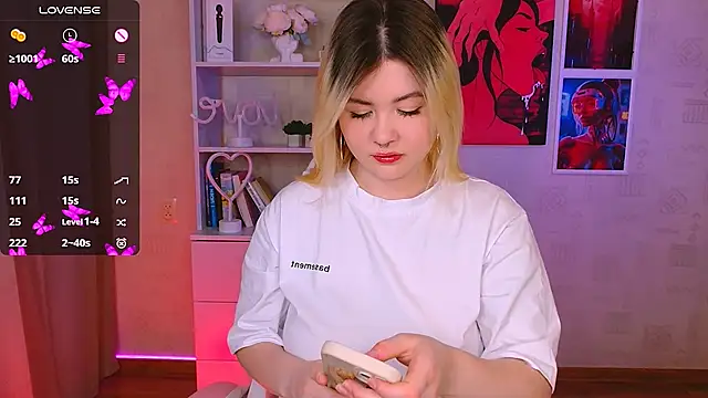 cutie mili online show from January 18, 2025, 2:58 am