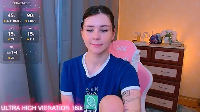 cutie mili online show from October 8, 2025, 7:17 am