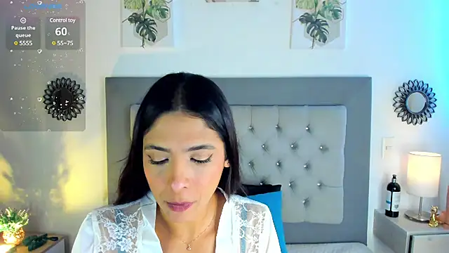 VeronikaOlsen online show from December 8, 2024, 7:00 pm