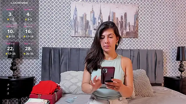 scarlett moore online show from January 10, 2025, 1:52 pm