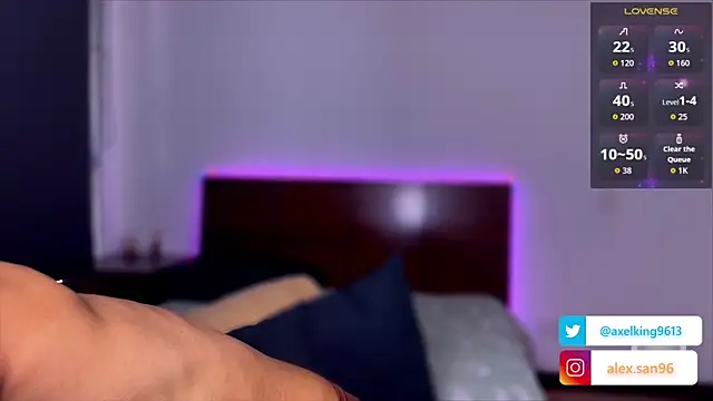 AxelKing1326 online show from October 13, 2025, 4:29 pm