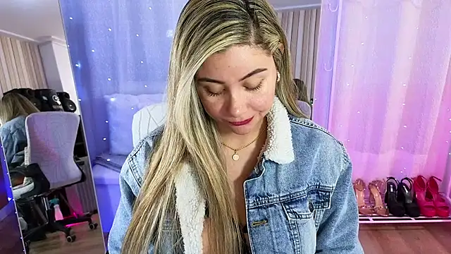 Tawny cox online show from November 30, 2025, 12:20 pm