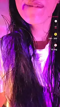 Snapshot of aloneathome chatting on May 27, 2026, 5:04 am aloneathome online show from May 27, 2026, 5:04 am