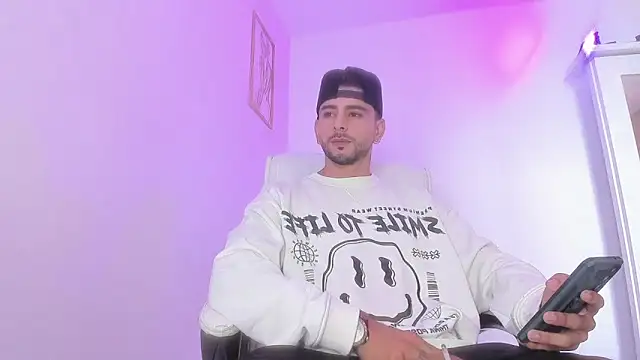 Snapshot of Ethan_mullers chatting on January 17, 2025, 8:55 pm Ethan mullers online show from January 17, 2025, 8:55 pm