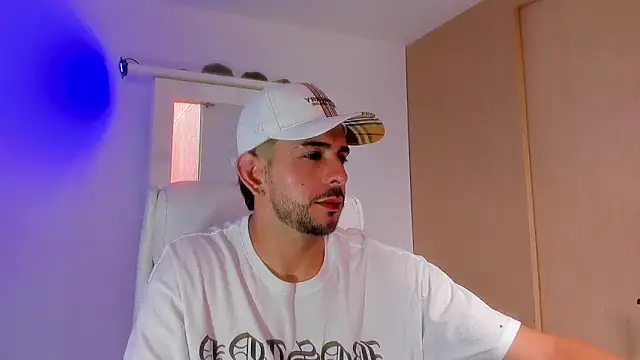 Snapshot of Ethan_mullers chatting on February 3, 2025, 7:10 pm Ethan mullers online show from February 3, 2025, 7:10 pm