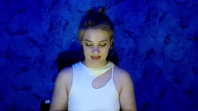 Snapshot of nika_gold1 chatting on June 6, 2026, 7:07 pm nika gold1 online show from June 6, 2026, 7:07 pm